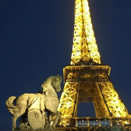 Chic & Cosy Eiffel Tower - Champs Elysees Apartament Paryż