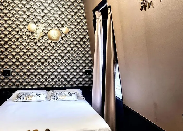 Chic & Cosy Eiffel Tower - Champs Elysees Paryż