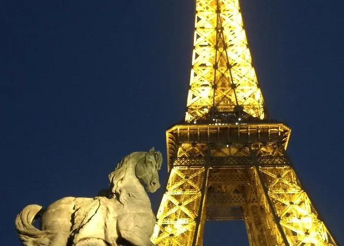 Chic & Cosy Eiffel Tower - Champs Elysees Apartamento Paris